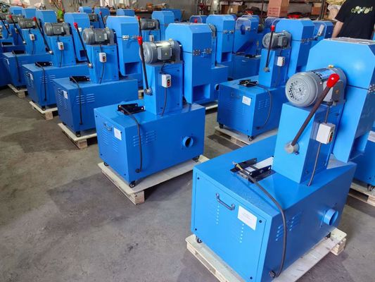 ভালো দাম 2850 RPM মোটর রাবার পায়ের পাতার মোজাবিশেষ কাটা মেশিন সঙ্গে কাটা পরিসীমা ID Of Hose অনলাইন