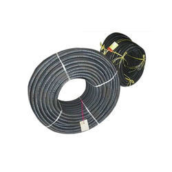 ভালো দাম ইন্ডাস্ট্রিয়াল Sae100 6mm হাইড্রোলিক রাবার পাইপ ট্রিপল হাইড্রোলিক নমনীয় রাবার পায়ের পাতার মোজাবিশেষ অনলাইন
