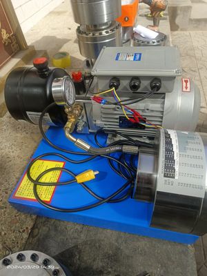 2.2 KW 220V হাইড্রোলিক পায়ের পাতার মোজাবিশেষ Crimping মেশিন সঙ্গে 1/4 ইঞ্চি থেকে 1 ইঞ্চি Crimping পরিসীমা জন্য 6-25mm পায়ের পাতার মোজাবিশেষ এবং 7 Dies