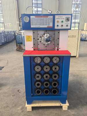 বোতাম কন্ট্রোল সিস্টেম হাইড্রোলিক পায়ের পাতার মোজাবিশেষ Crimping মেশিন 6-76mm Crimping পরিসীমা এবং 165mm সর্বোচ্চ খোলার দক্ষ Crimping জন্য